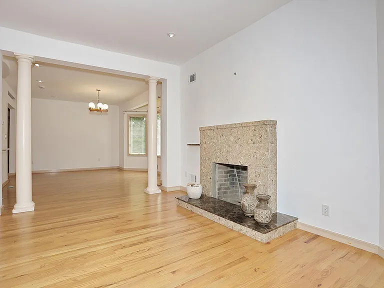 25 Bogert Pl #1 — Photo 6