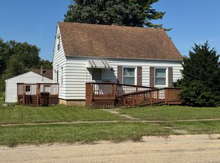 836 N 11th St, Rochelle, IL 61068