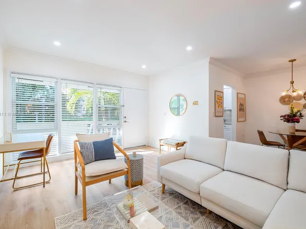 35 Edgewater Dr APT 204, Coral Gables, FL 33133