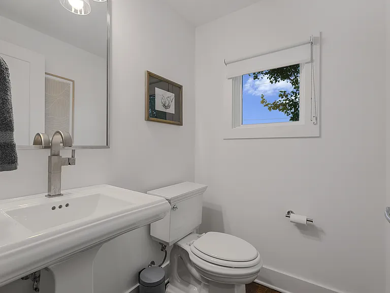 1806 Pearl St — Photo 14