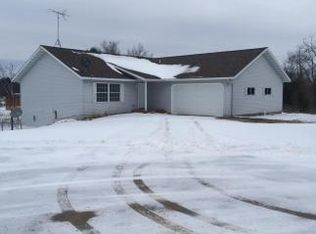 N3824 Manney Ct, Waupaca, WI 54981