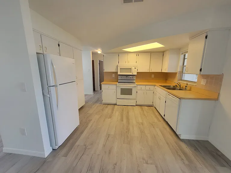 7732 Crosier Ct — Photo 3