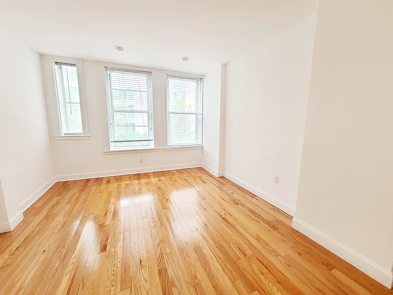127 Saint Botolph St #7 — Photo 10