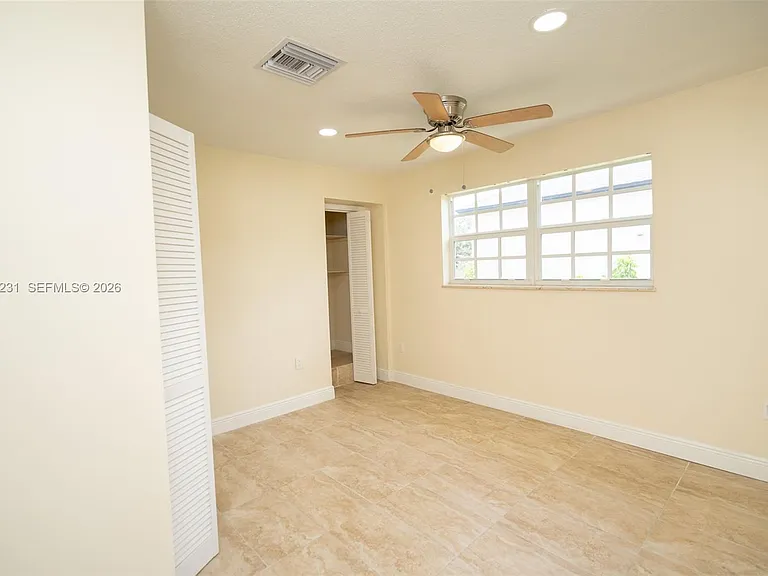 5613 Pierce St — Photo 34