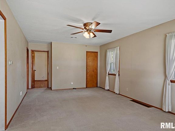 4th image of 416 W Harpole St