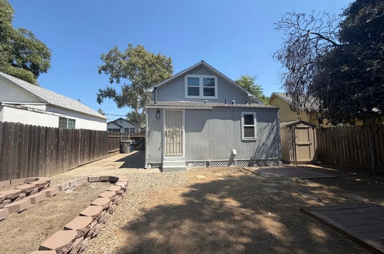 3211 San Jose Way — Photo 4