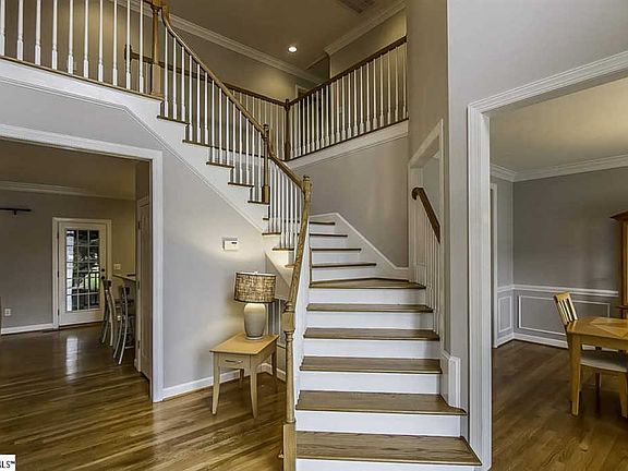 2nd image of 301 Worchester Pl