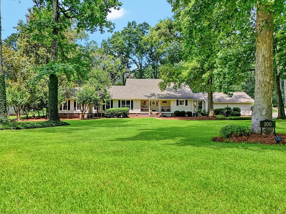 1st image of 300 Lodge Dr