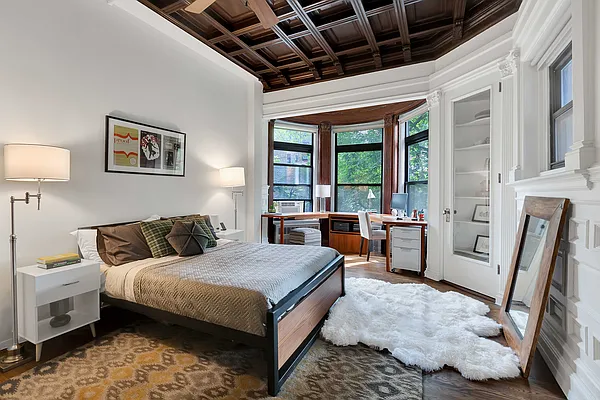 Sold by Compass | media 23