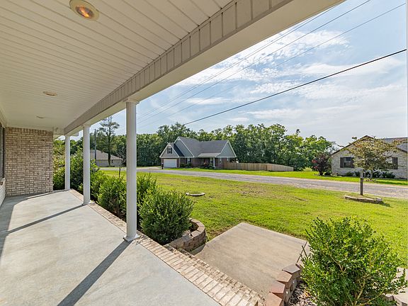 4th image of 115 Lookout Ln