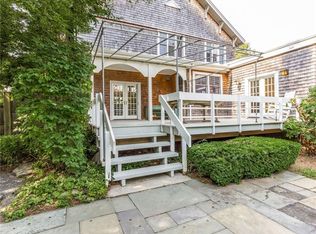 10 Sunset Rd, Bristol, RI 02809