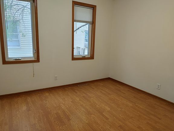 5th image of 715 2nd Ave SE
