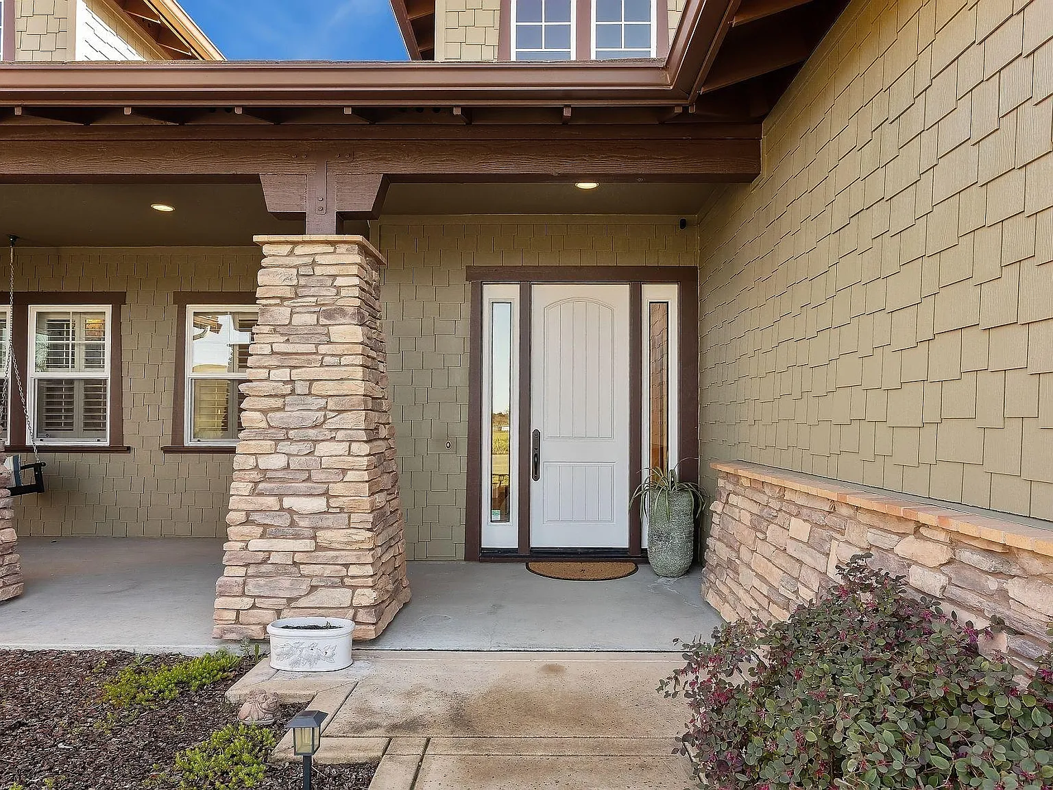 4 bed, 3.5 bath, 3440 sqft, $7,400 — Photo 4