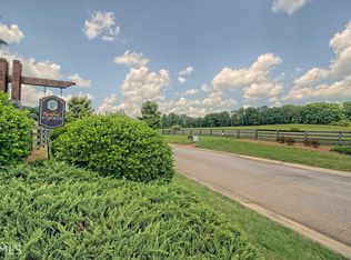 1 Rockford Farm Dr, Clarkesville, GA 30523