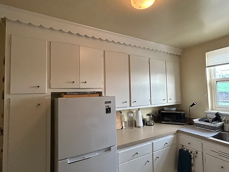 341 Whitby Ave — Photo 4