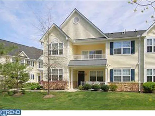 47 Pelican Pl #47, West Deptford, NJ 08086
