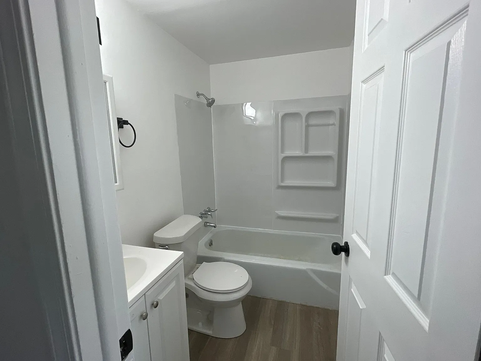 3 bed, 1.5 bath, 1120 sqft, $1,000 — Photo 2