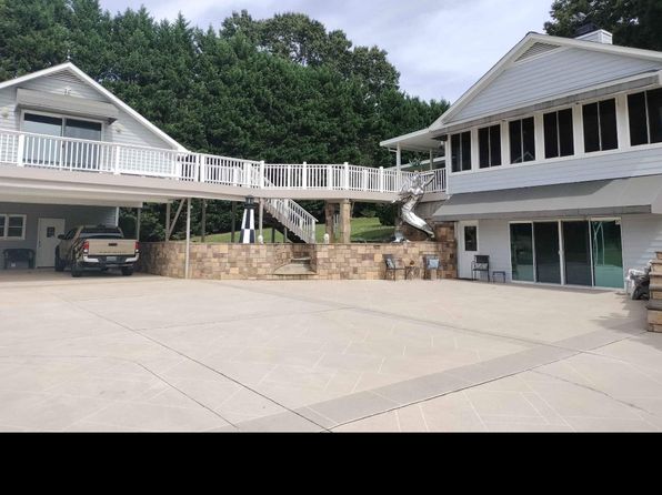 (undisclosed Address)