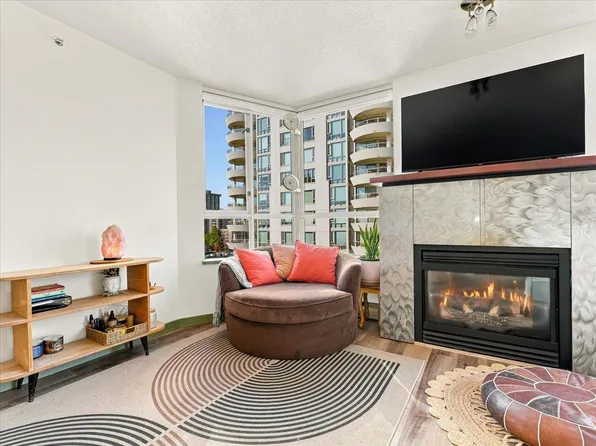 1003 Pacific St #1507, Vancouver, BC V6E 4P2