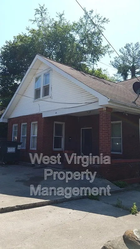 3 bed, 1.0 bath, $1,325 — Photo 1