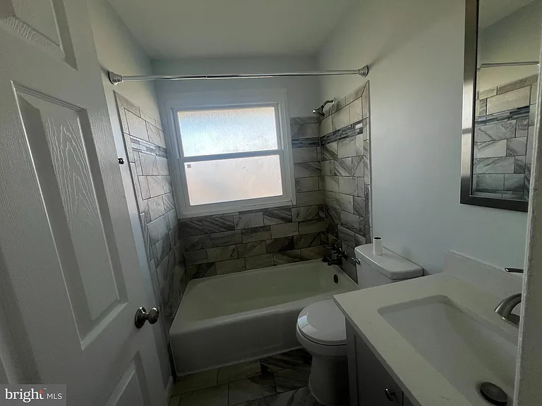 13209 Thornton Dr — Photo 10