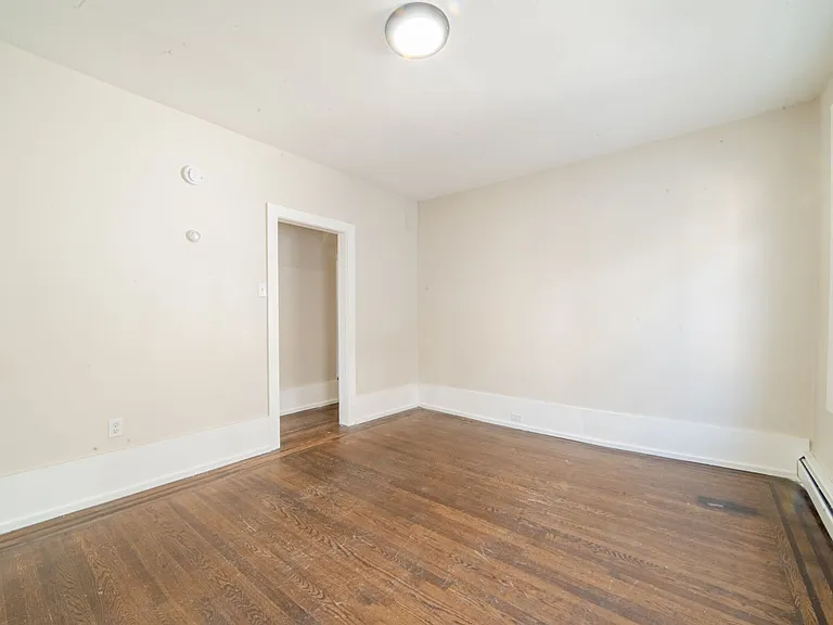 21 N Laclede Ave — Photo 11