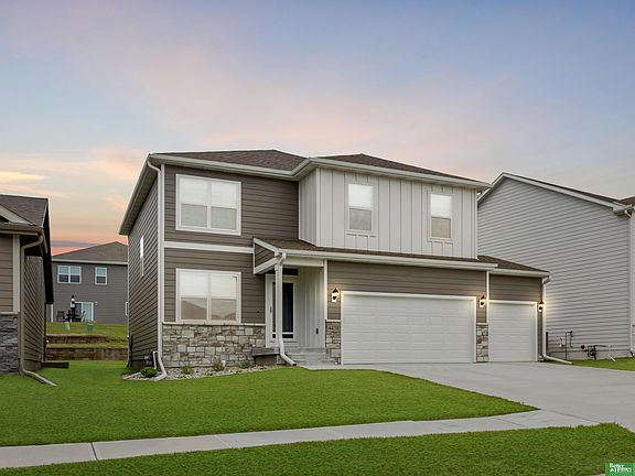 2nd image of 4438 Leawood Dr