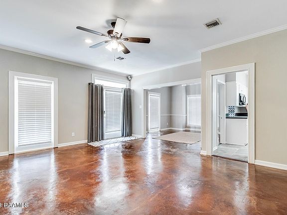 5th image of 217 Sleepy Hollow Dr