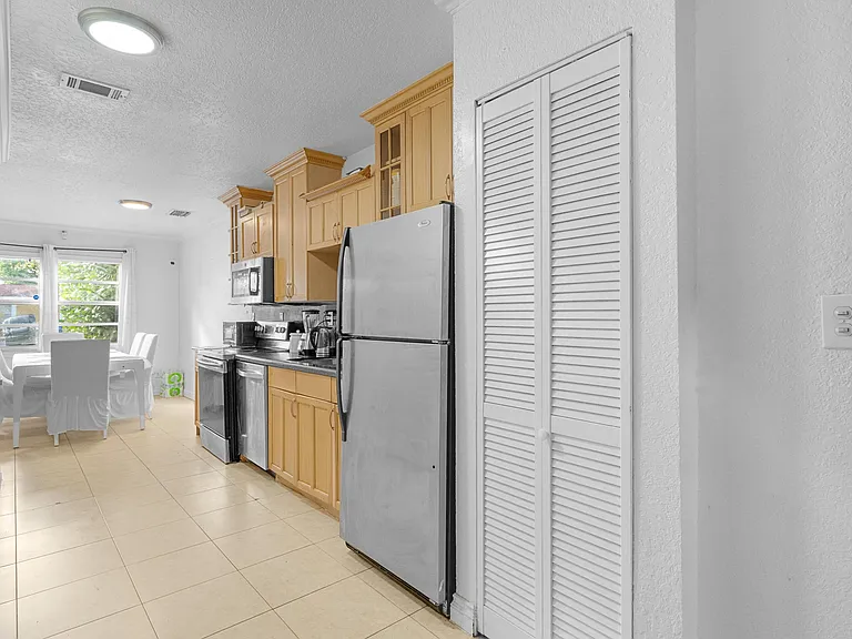 1404 NW 4th Ave — Photo 10