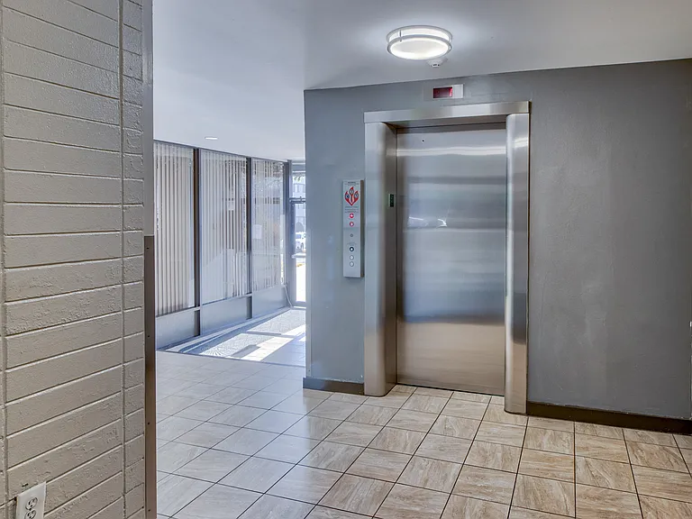 Heritage Park Apartments — Photo 9