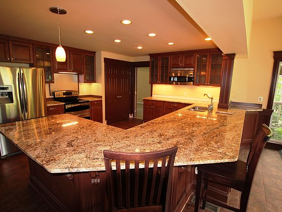 3rd image of 1590 Heron Way