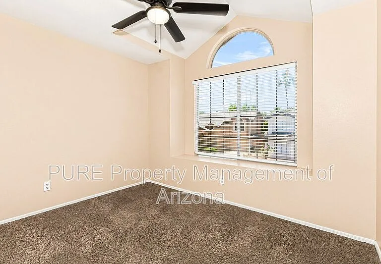 1151 N Cambridge St — Photo 14