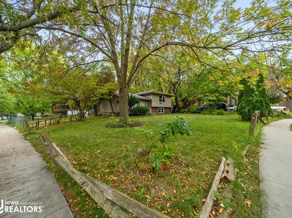 1923 Juniper Ct, Des Moines, IA 50320