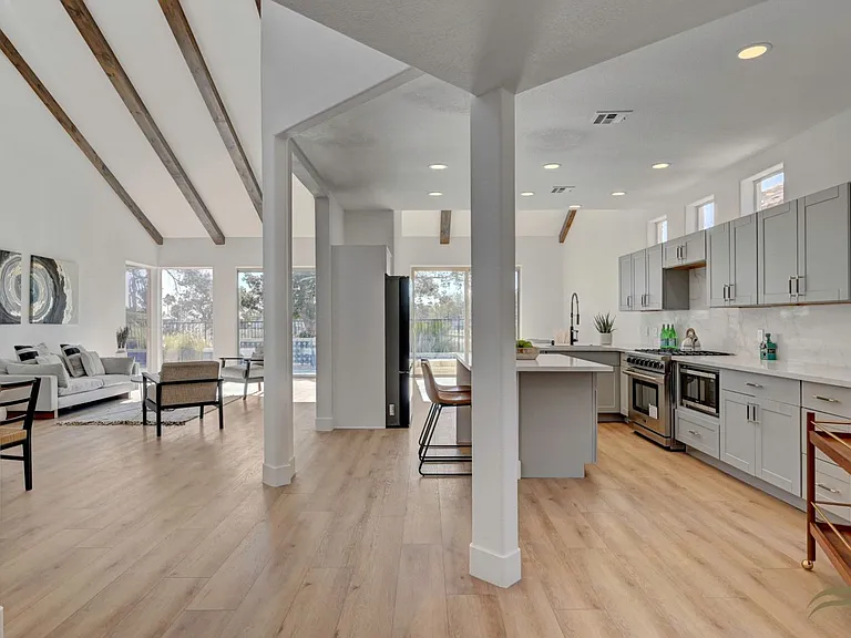 8941 Diamond Falls Dr — Photo 10