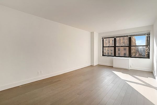 1st image of 120 E 34th St APT 4C