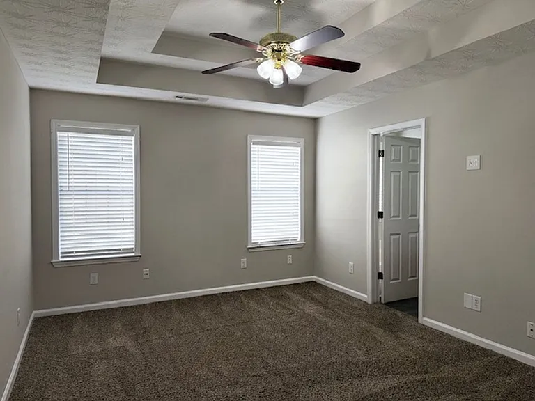 2034 Elm Grove Ln — Photo 7