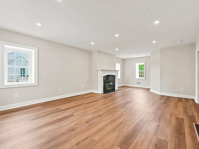 1512 Naamans Creek Rd — Photo 14