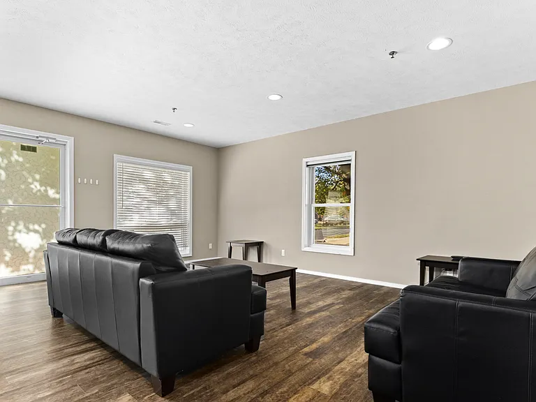 919 W Windom St #917 — Photo 6