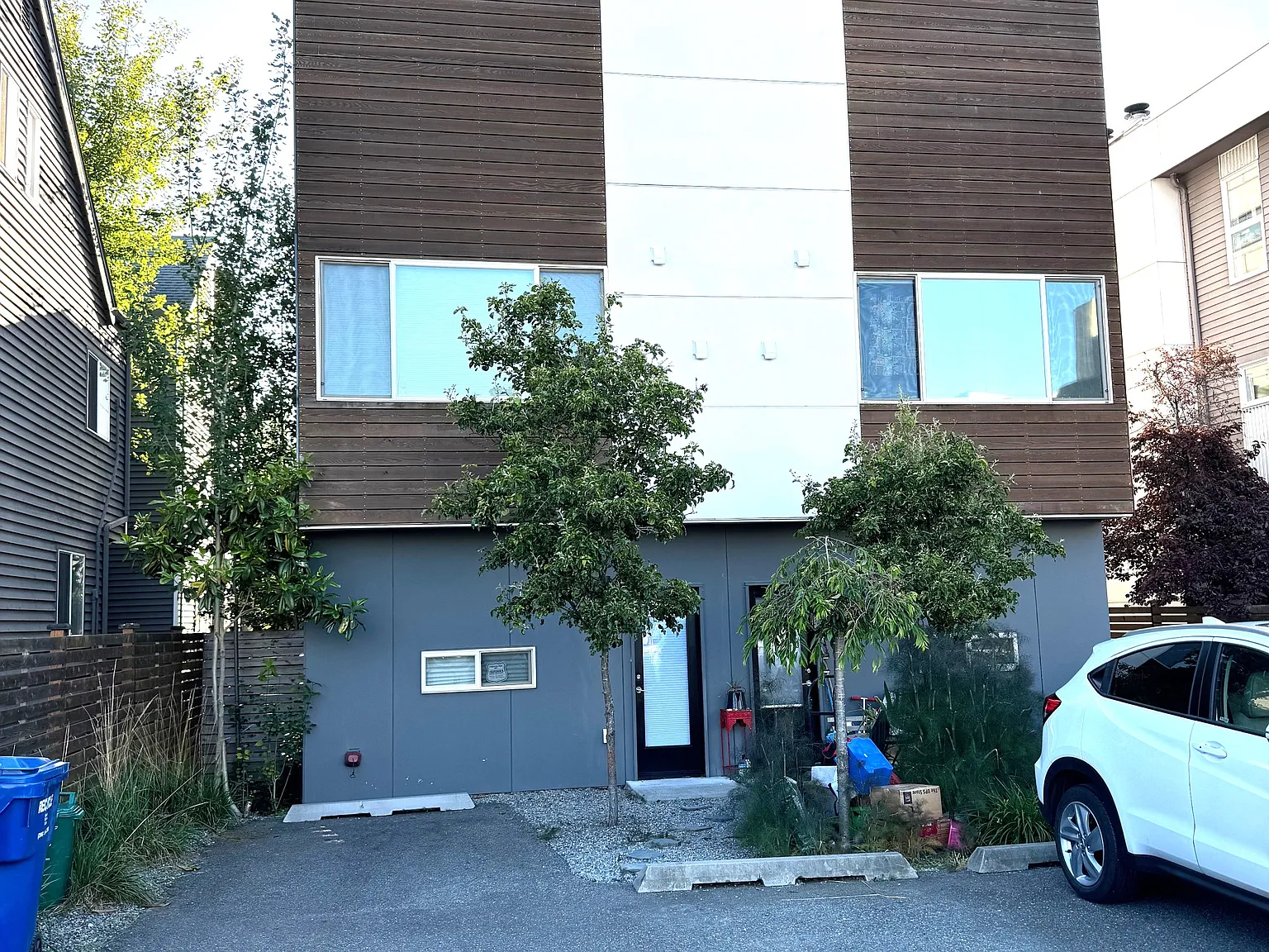 3 bed, 2.5 bath, 1600 sqft, $4,395 — Photo 1