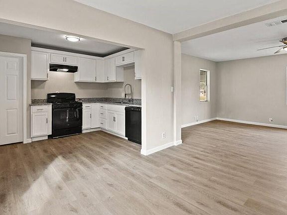 2nd image of 406 San Jacinto St