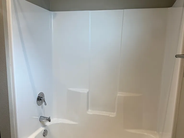 Bath/Shower Bath/Shower