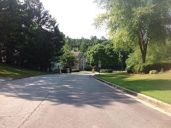 5th image of 1765 Laurel Creek Dr