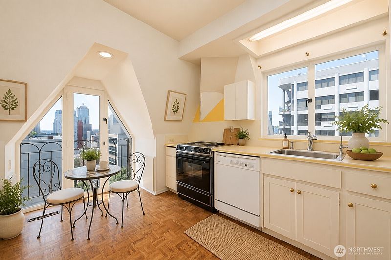 4th image of 1017 Minor Avenue #1401