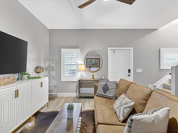 3rd image of 724 SW 1st Avenue