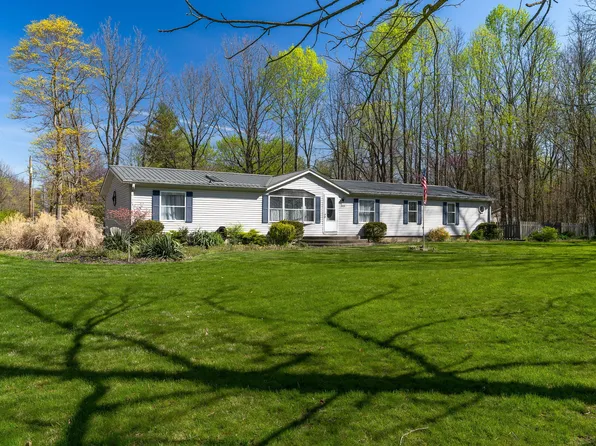 3420 W Arrowhead Dr, Crawfordsville, IN 47933