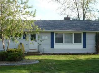 1894 Saunders Settlement Rd, Niagara Falls, NY 14304