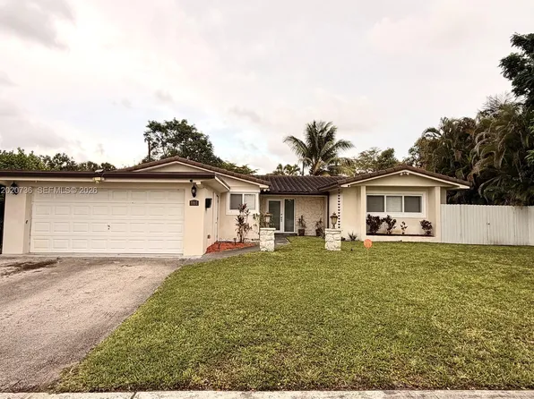 661 SW 67th Ave, Pembroke Pines, FL 33023