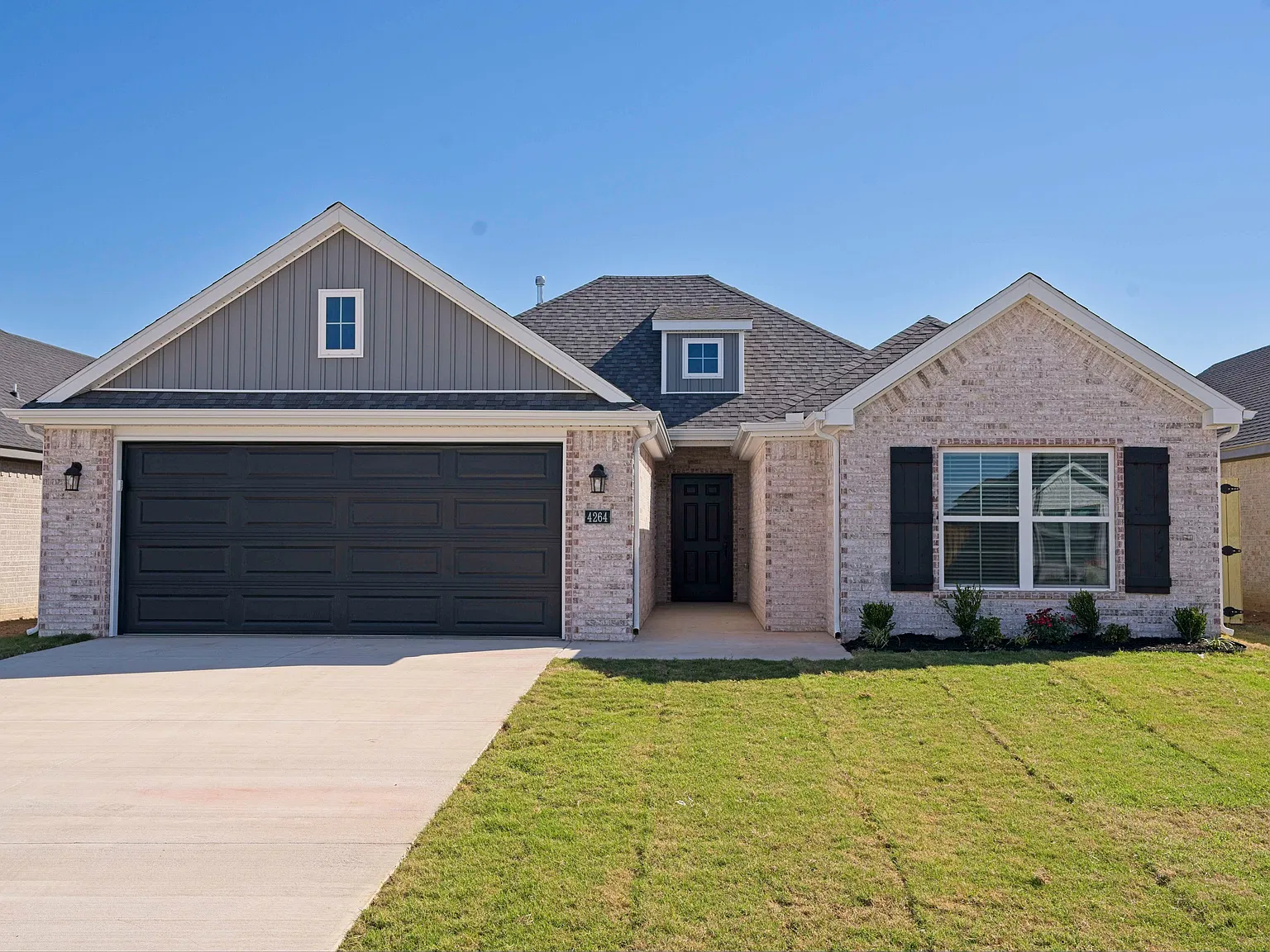 4 bed, 1595 sqft, $2,200 — Photo 1