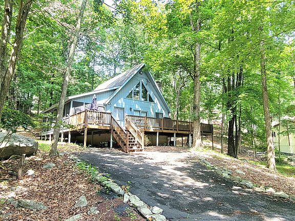 310 Manchester Dr, Bushkill, PA 18324 | MLS #PM-110358 | Zillow