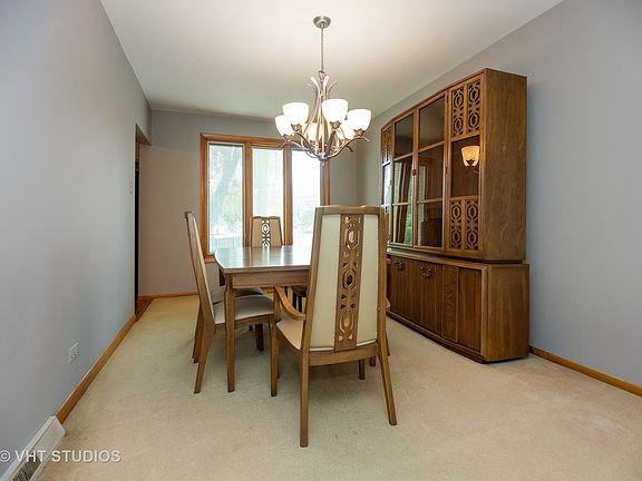 4th image of 340 Norman Ct